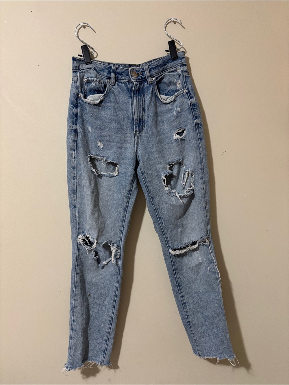 High-Rise Distressed Mom Jeans Light Blue